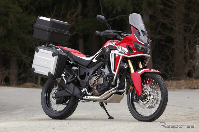 CRF1000L Africa Twinオプション装着車。