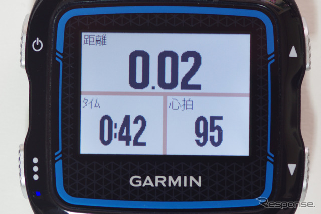 ランニングでの表示の一例。走行距離、経過時間、心拍数を1画面に表示している。表示項目は1~4個まで設定でき、表示するデータも自由にカスタマイズ可能だ。