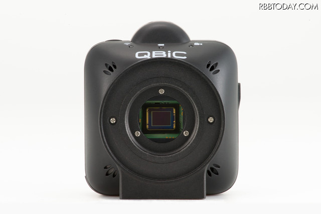 「QBiC CS-1」は「QBiC MS-1X」をベースに、CSマウントを搭載したモデル。対角185度を超える魚眼レンズを装着することが可能になった(画像はプレスリリースより)