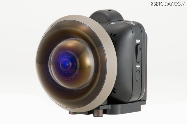 「1Shotモデル」。「Entaniya Fisheye 280」を使用することで、「QBiC CS-1」1台で背面80度を除くパノラマ撮影が可能(画像はプレスリリースより)