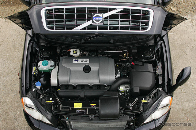 【ボルボ XC90 07年型登場】衝突安全に貢献する横置き直6エンジン