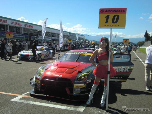 今年のGAINER TANAX GT-R クート組は、GT300のチャンピオンナンバーである「0番」をつける(昨年は10番)。