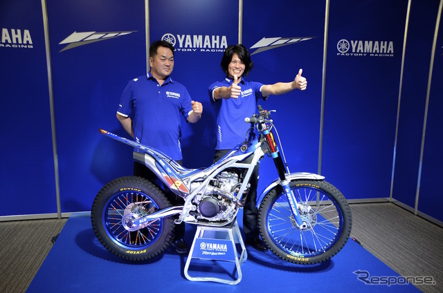 全日本トライアル選手権に参戦するYAMAHA FACTORY RACING TEAM。木村治男監督（左）と黒山健一選手。