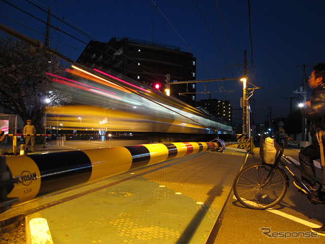 鶴見線の夜