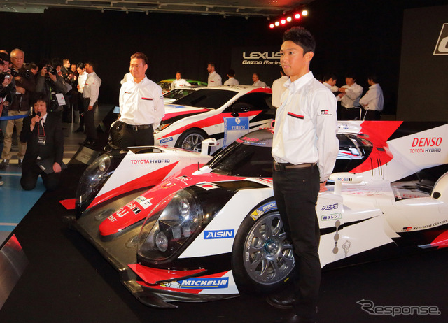 今季のトヨタ・モータースポーツ発表会にて。WECのLMP1クラスに参戦する中嶋一貴(手前)と小林可夢偉。