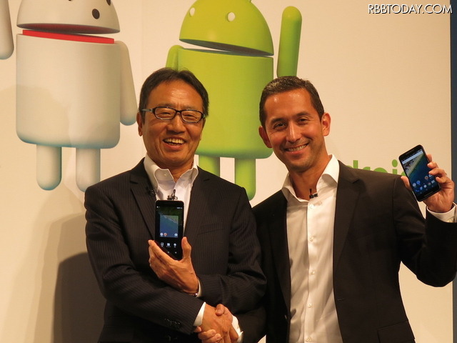 ソフトバンクの発表会で来日した米GoogleでAndroid責任者を務めるHiroshi Lockheimer氏（右）