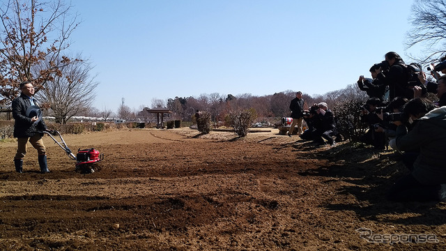 埼玉県宮代町の複合観光農園「新しい村」で3月に行われたホンダ新型耕うん機シリーズ体験会