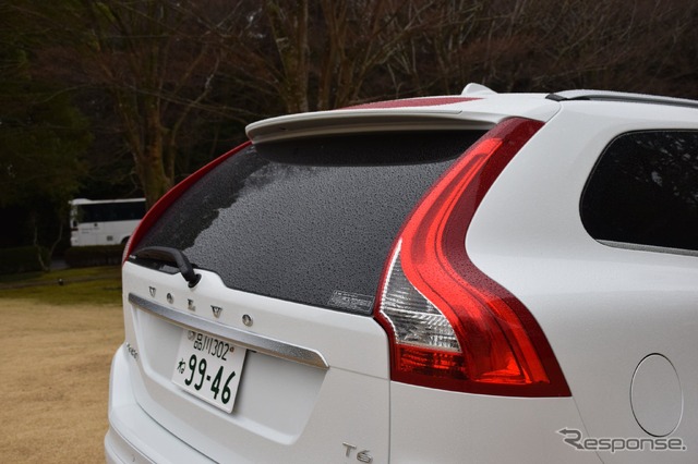 ボルボ XC60 T6 AWD R-デザイン