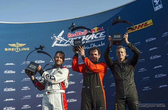 左より2位のドルダラー、優勝のイワノフ、初表彰台獲得のルボット(レッドブル・エアレース 開幕戦)