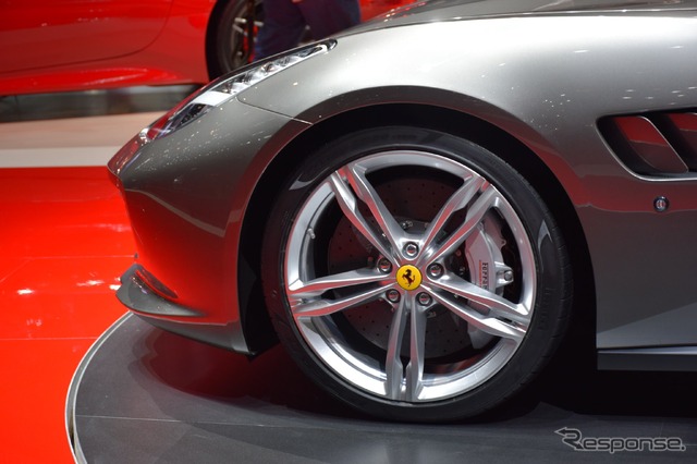 フェラーリ GTC4ルッソ(ジュネーブモーターショー16)