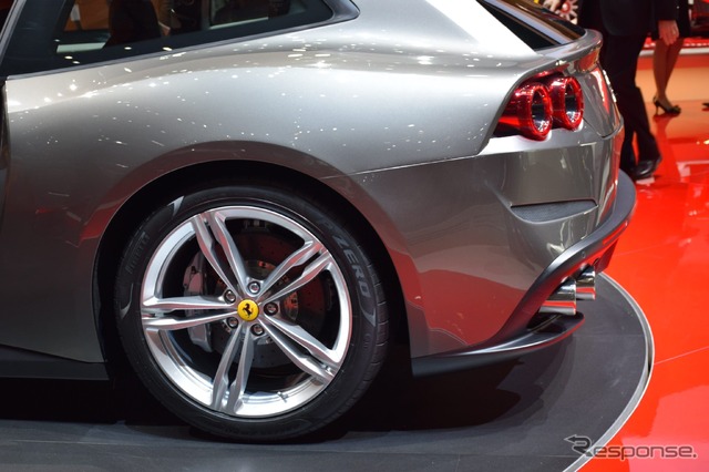 フェラーリ GTC4ルッソ(ジュネーブモーターショー16)