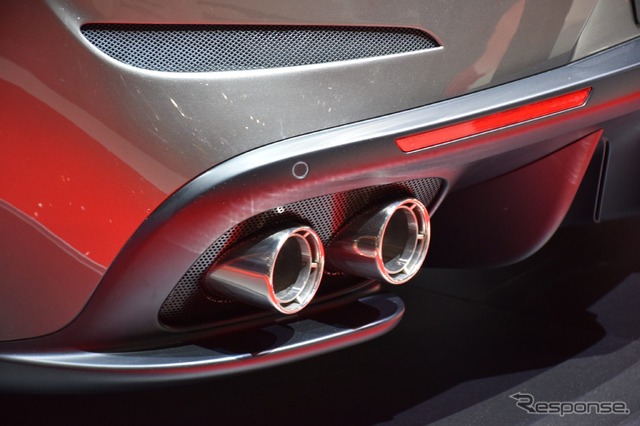フェラーリ GTC4ルッソ(ジュネーブモーターショー16)