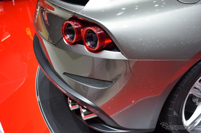 フェラーリ GTC4ルッソ(ジュネーブモーターショー16)