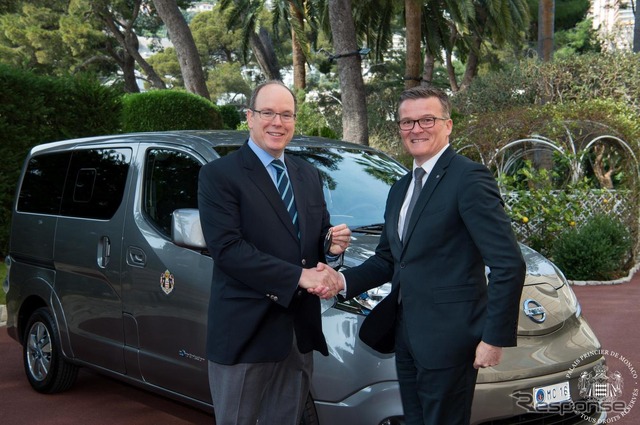 日産が2台のe-NV200をモナコ宮殿に納車