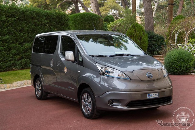 日産が2台のe-NV200をモナコ宮殿に納車