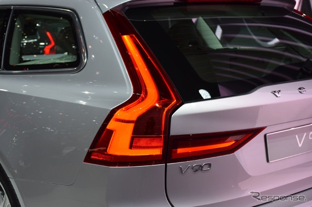 ボルボ V90(ジュネーブモーターショー16)