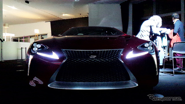 谷川じゅんじ氏、アーティスト・平川紀道氏、「LC500」デザイナー・森忠雄氏が登壇したトークショー「人間の感性とテクノロジーが切り開く、表現の新しい地平」(六本木ヒルズ森タワー52階 東京シティビュー、3月15日)