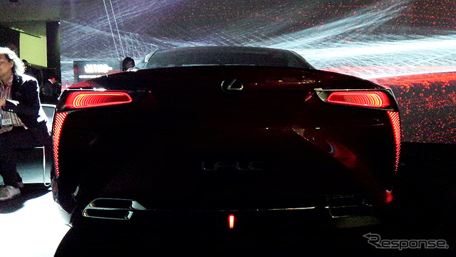 谷川じゅんじ氏、アーティスト・平川紀道氏、「LC500」デザイナー・森忠雄氏が登壇したトークショー「人間の感性とテクノロジーが切り開く、表現の新しい地平」(六本木ヒルズ森タワー52階 東京シティビュー、3月15日)