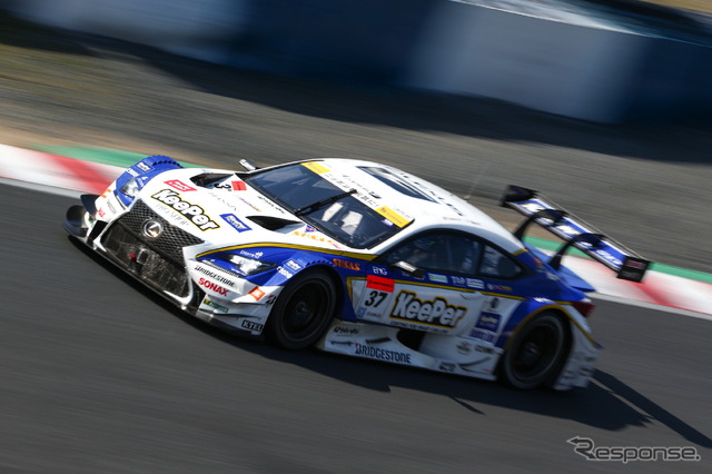 #37 レクサスRC F (GT500クラス)
