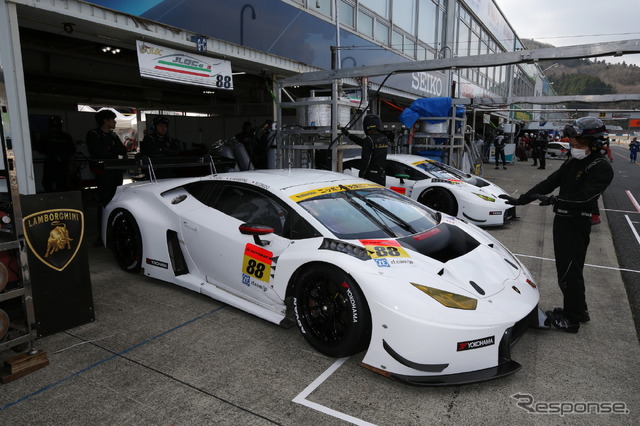#88 ランボルギーニ HURACAN GT3 (GT300クラス)