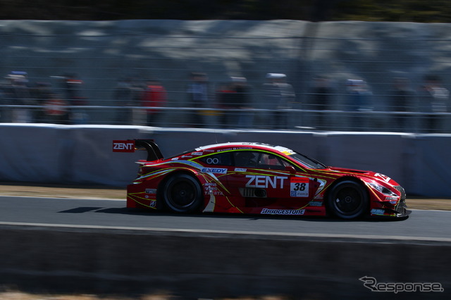 #38 レクサスRC F(GT500クラス)
