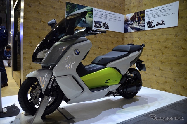BMW Motorradの電動スクーター、C evolution。