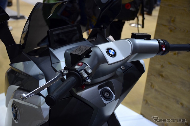 BMW Motorradの電動スクーター、C evolution。