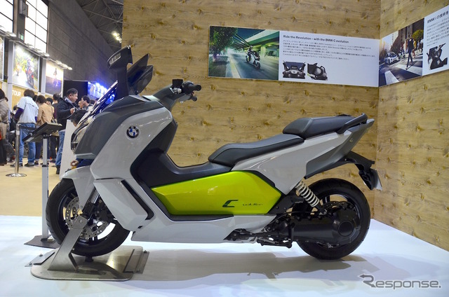 BMW Motorradの電動スクーター、C evolution。