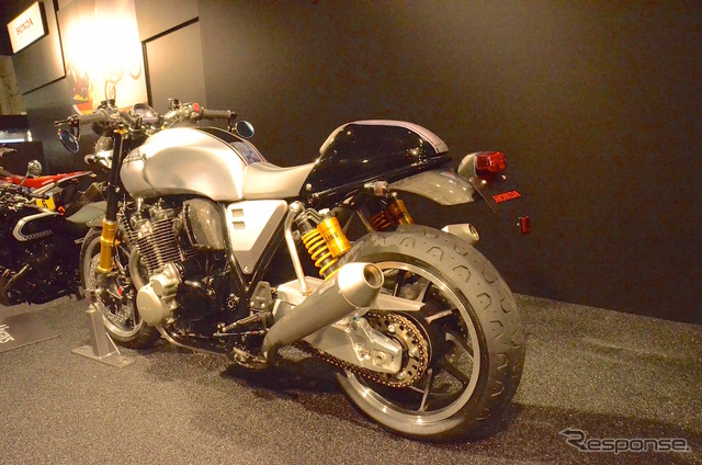 大阪モーターサイクルショーで世界初披露となったホンダ Concept CB Type II。