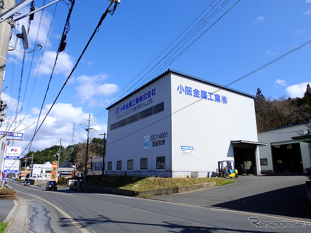量産型「トミーカイラZZ」の溶接・組立が行われる小阪金属工業(京都府舞鶴市)は300平米の専用工場を新設した
