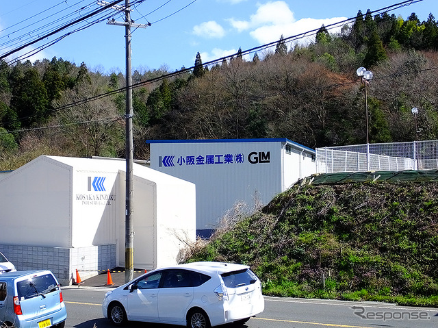 量産型「トミーカイラZZ」の溶接・組立が行われる小阪金属工業(京都府舞鶴市)は300平米の専用工場を新設した