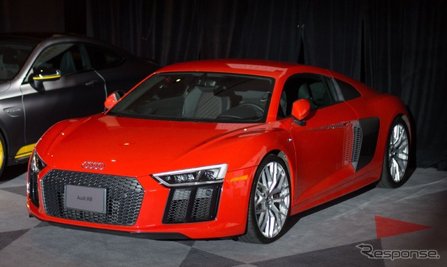 2016ワールドパフォーマンスカー賞を受賞した新型アウディR8（ニューヨークモーターショー16）