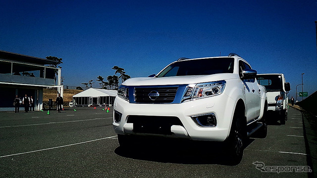 日産ピックアップ12代目、欧米豪などで販売される『NP300 NAVARA』(ナバラ)。3月に大磯で行われた日産日産小型商用車(LCV)オールラインナップ公開にて
