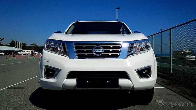 日産ピックアップ12代目、欧米豪などで販売される『NP300 NAVARA』（ナバラ）。3月に大磯で行われた日産日産小型商用車（LCV）オールラインナップ公開にて