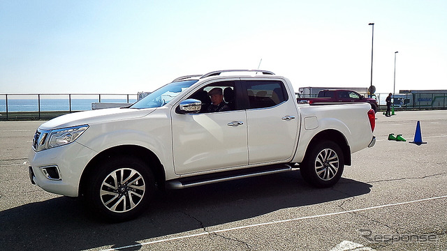 日産ピックアップ12代目、欧米豪などで販売される『NP300 NAVARA』(ナバラ)。3月に大磯で行われた日産日産小型商用車(LCV)オールラインナップ公開にて