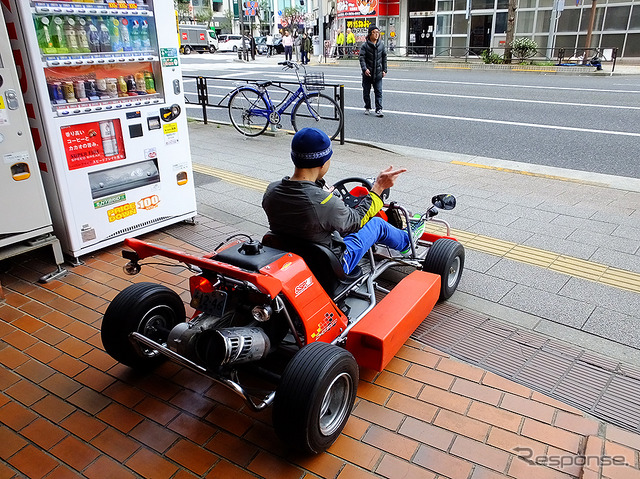 公道用レンタルカート「アキバカート」で東京を駆け抜けるインバウンドら