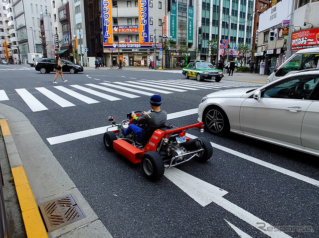 公道用レンタルカート「アキバカート」で東京を駆け抜けるインバウンドら