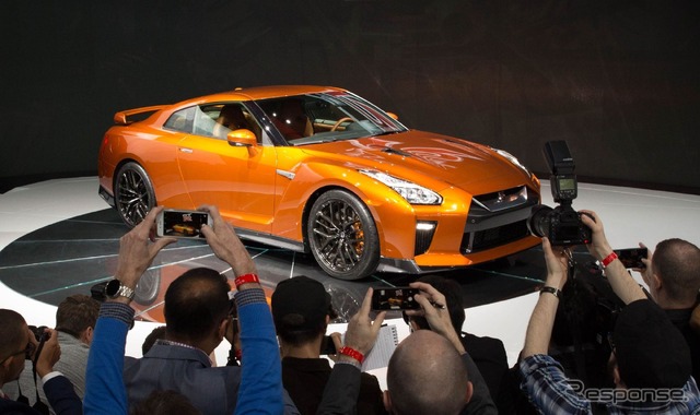 日産 GT-R の2017年型(ニューヨークモーターショー16)