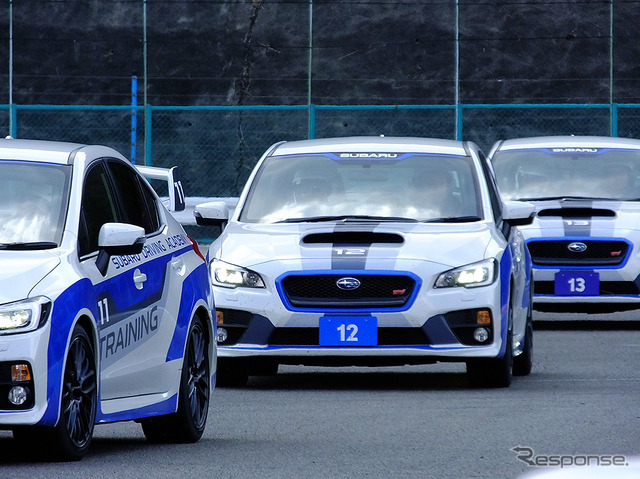 スバルドライビングアカデミートレーニング車(WRX STIやBRZなど)による高速周回路体験(栃木県佐野市、スバル研究実験センター)