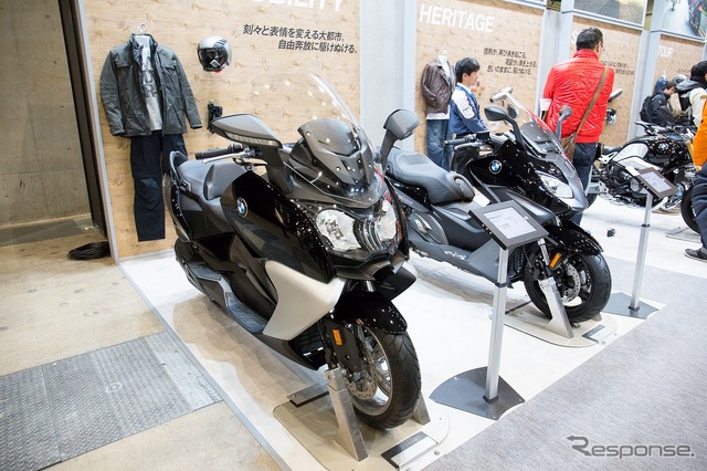 BMWブースの展示（東京モーターサイクルショー16）