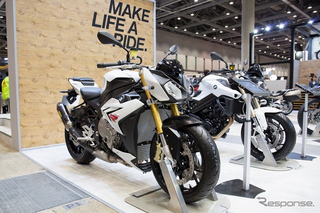 BMWブースの展示(東京モーターサイクルショー16)