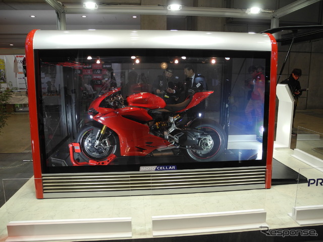 プレス工業が発売するバイクガレージ「モトセラー」