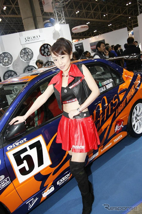 【東京オートサロン07】コンパニオン写真蔵…その23、RAYS
