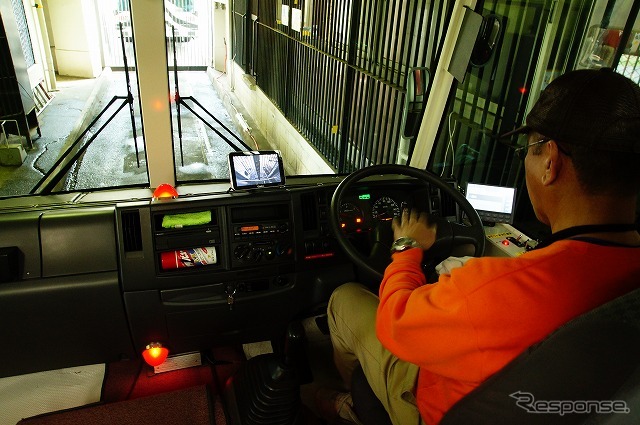 運転は京王バスが担当している。これは運行開始時から変わらない。