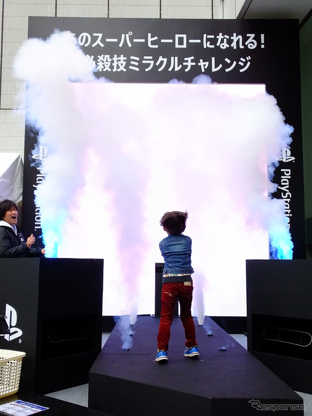 グランツーリスモ6やガンダムブレイカー3など9つのゲームが無料で試遊できる「みんなでできる!ファミリーパーク」(東京・銀座 ソニービル、4月10日まで)