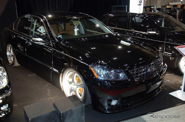 【東京オートサロン07】写真蔵…ジャンクションプロデュースの LS & フーガ