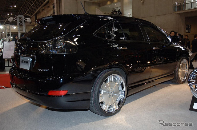 【東京オートサロン07】写真蔵…ワークのホイール LS や ムラーノ