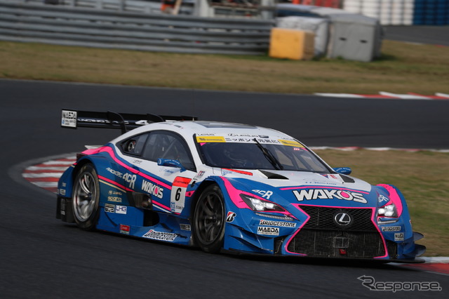 4位の#6 RC F。