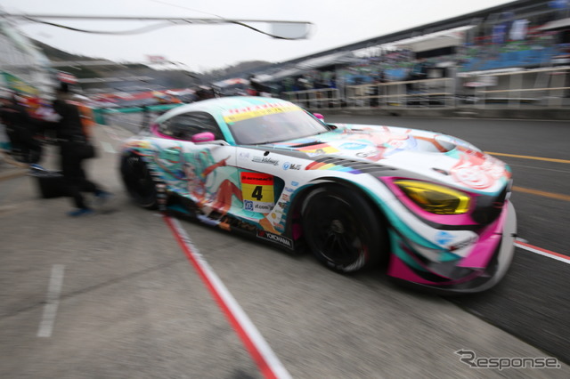 2位の#4 メルセデスAMG GT3。