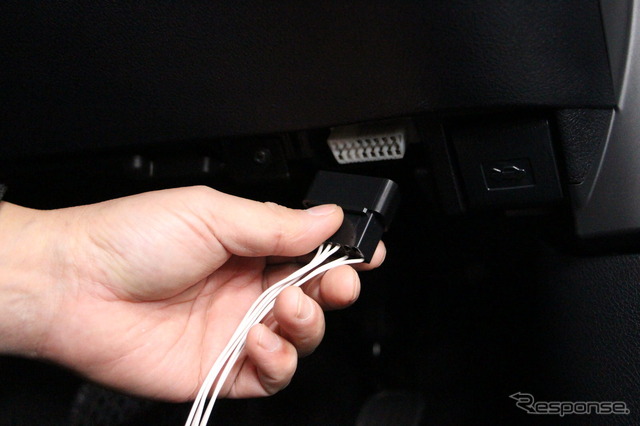 OBD2コネクタ(参考画像)
